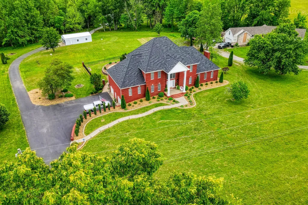 2025 Grandview Drive Greenbrier TN 37073