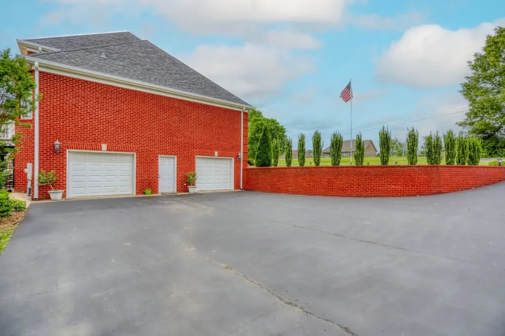 2025 Grandview Drive Greenbrier TN 37073