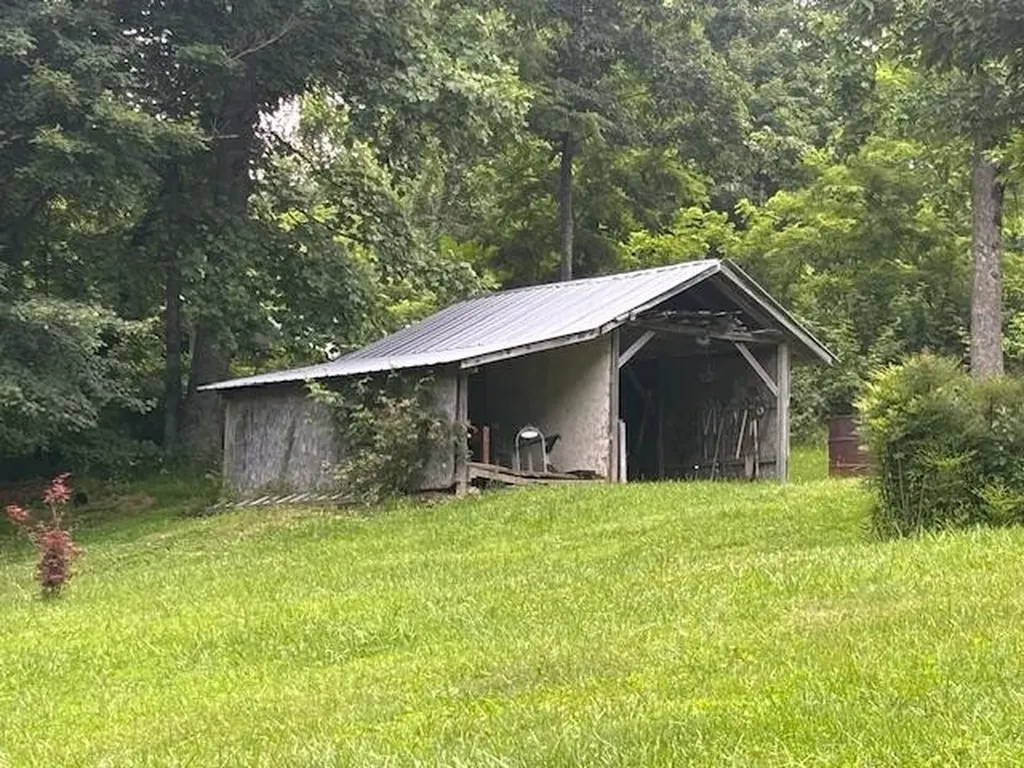 331 Briley Spring City TN 37381