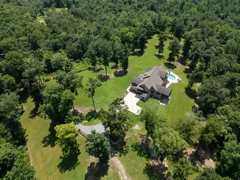 1370 Leatherwood Road White Bluff TN 37187