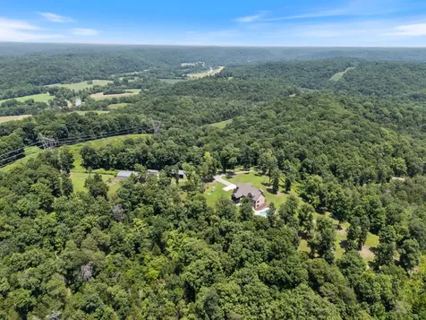 1370 Leatherwood Road White Bluff TN 37187