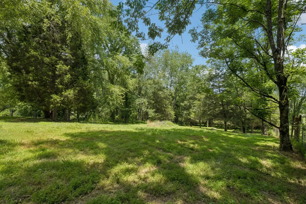 2649 Dotsonville Road Clarksville TN 37042