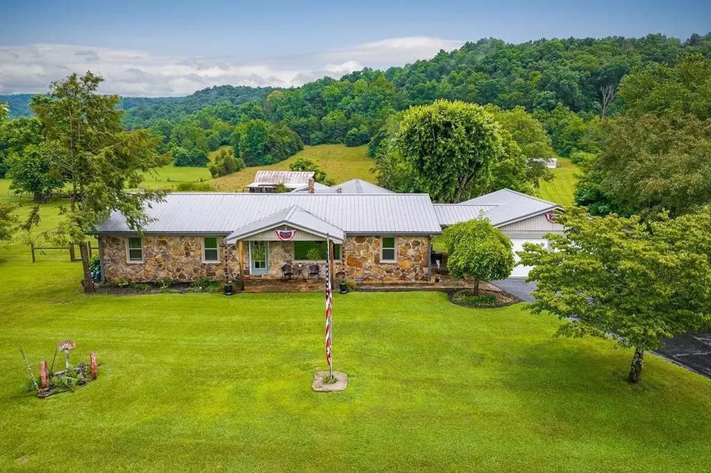 1653 Lester Flatt Road Sparta TN 38583