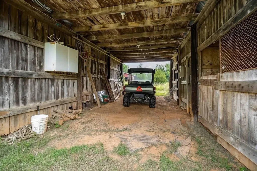 1653 Lester Flatt Road Sparta TN 38583