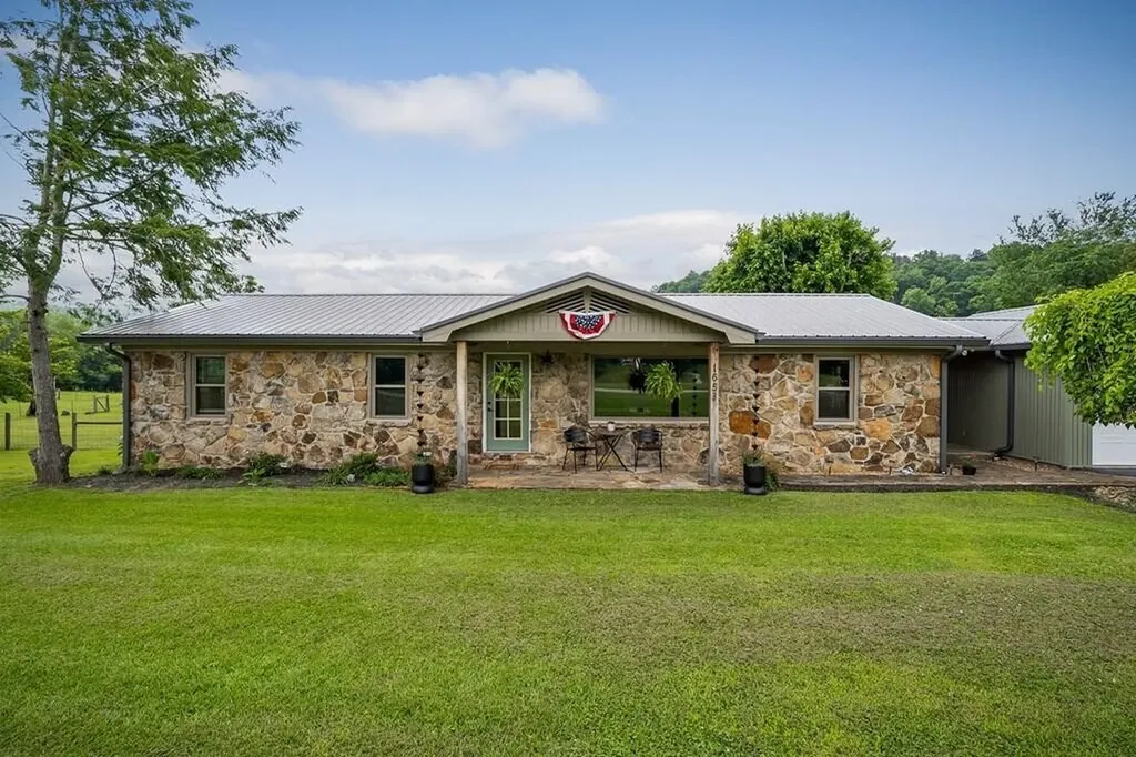 1653 Lester Flatt Road Sparta TN 38583