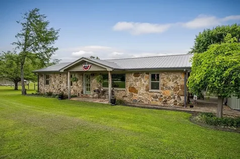 1653 Lester Flatt Road Sparta TN 38583