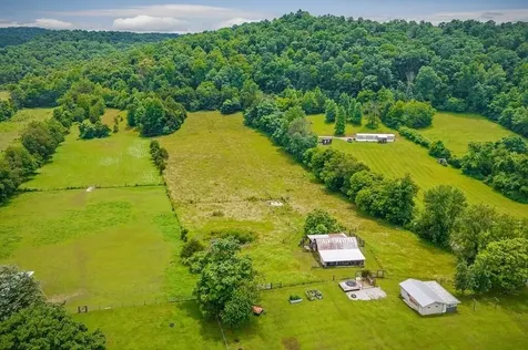 1653 Lester Flatt Road Sparta TN 38583