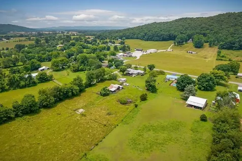 1653 Lester Flatt Road Sparta TN 38583