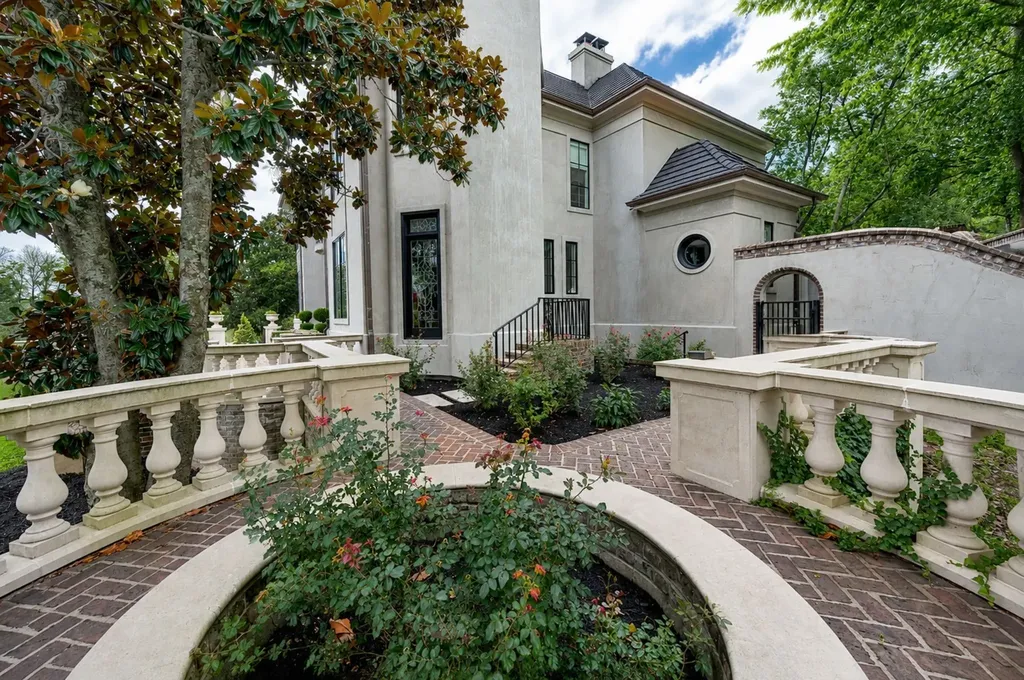 19 Inveraray Nashville TN 37215