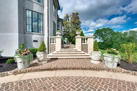 19 Inveraray Nashville TN 37215