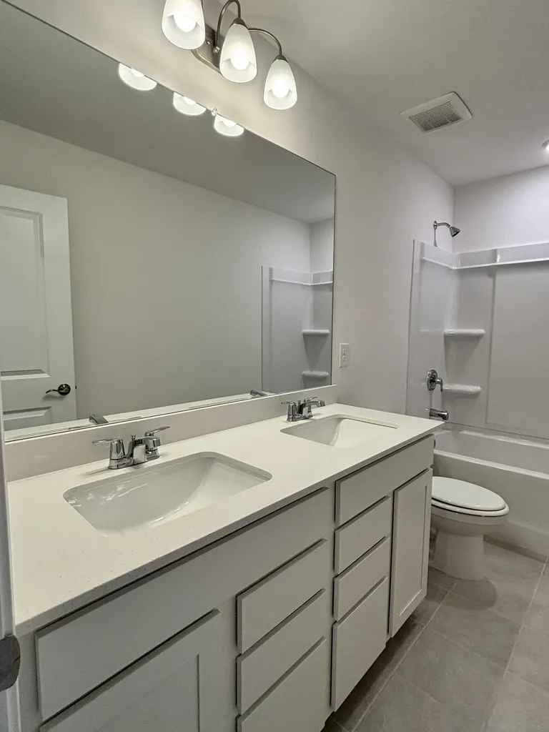 207 Land Breeze Drive La Vergne TN 37086