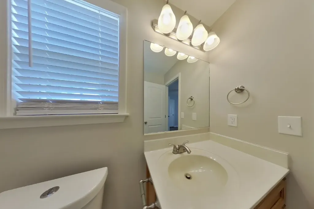 1856 Emily Lane Columbia TN 38401