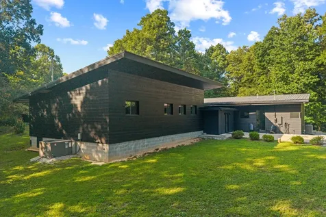 180 Meadowbrook Drive Hampshire TN 38461