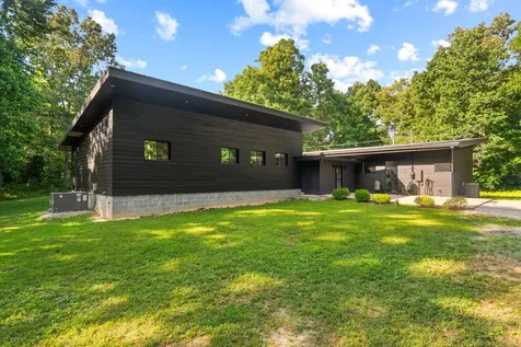 180 Meadowbrook Drive Hampshire TN 38461
