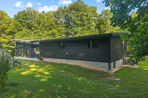 180 Meadowbrook Drive Hampshire TN 38461