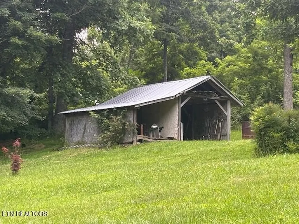 331 Briley Road Spring City TN 37381