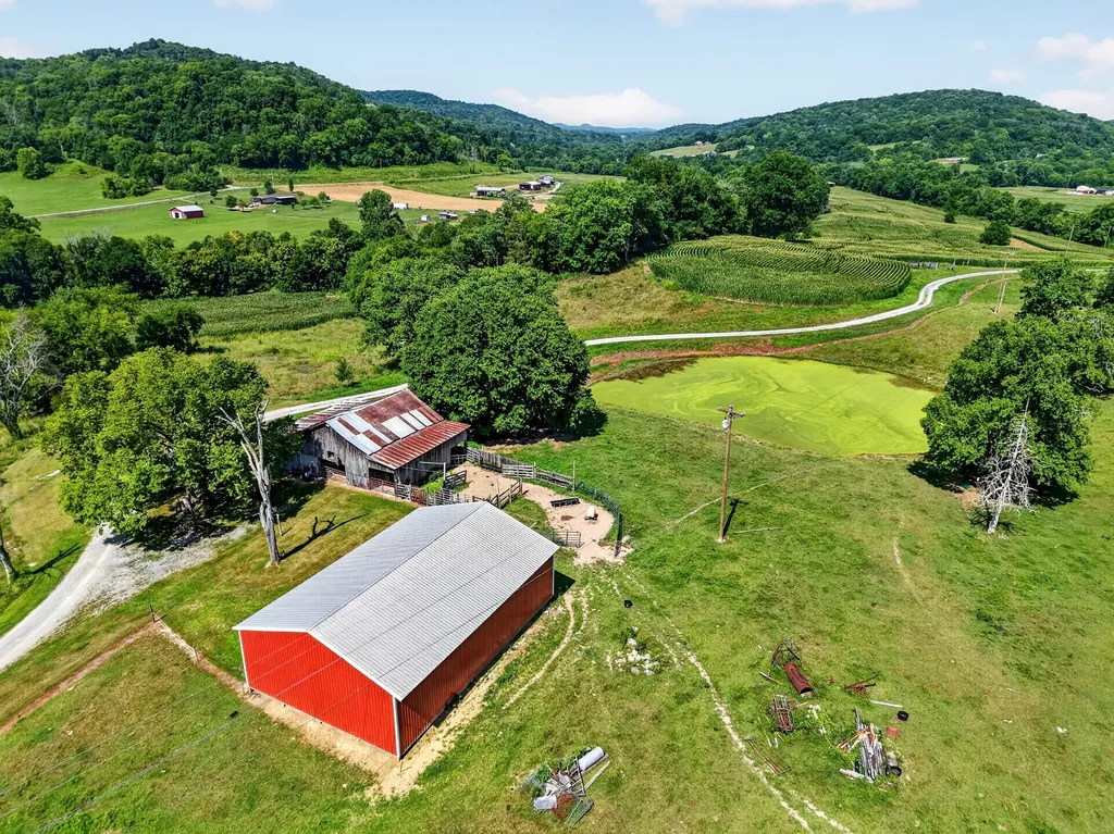 5713 Smith Fork Road Liberty TN 37095