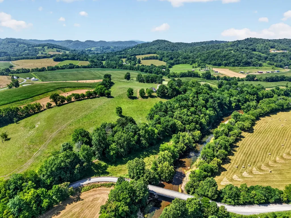 5713 Smith Fork Road Liberty TN 37095