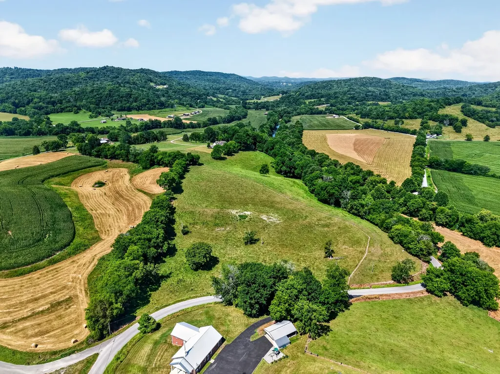 5713 Smith Fork Road Liberty TN 37095