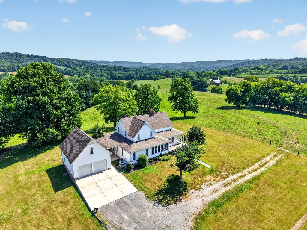 5713 Smith Fork Road Liberty TN 37095