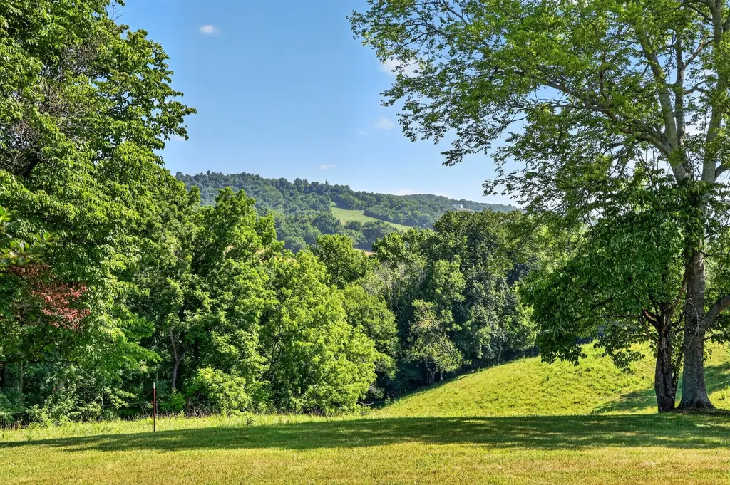 5713 Smith Fork Road Liberty TN 37095
