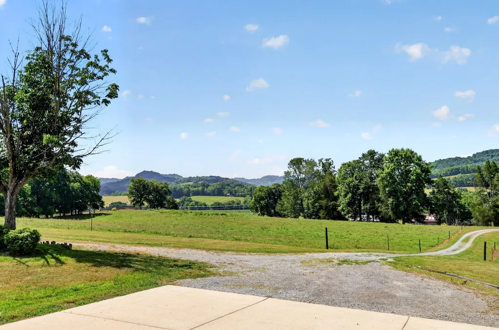 5713 Smith Fork Road Liberty TN 37095