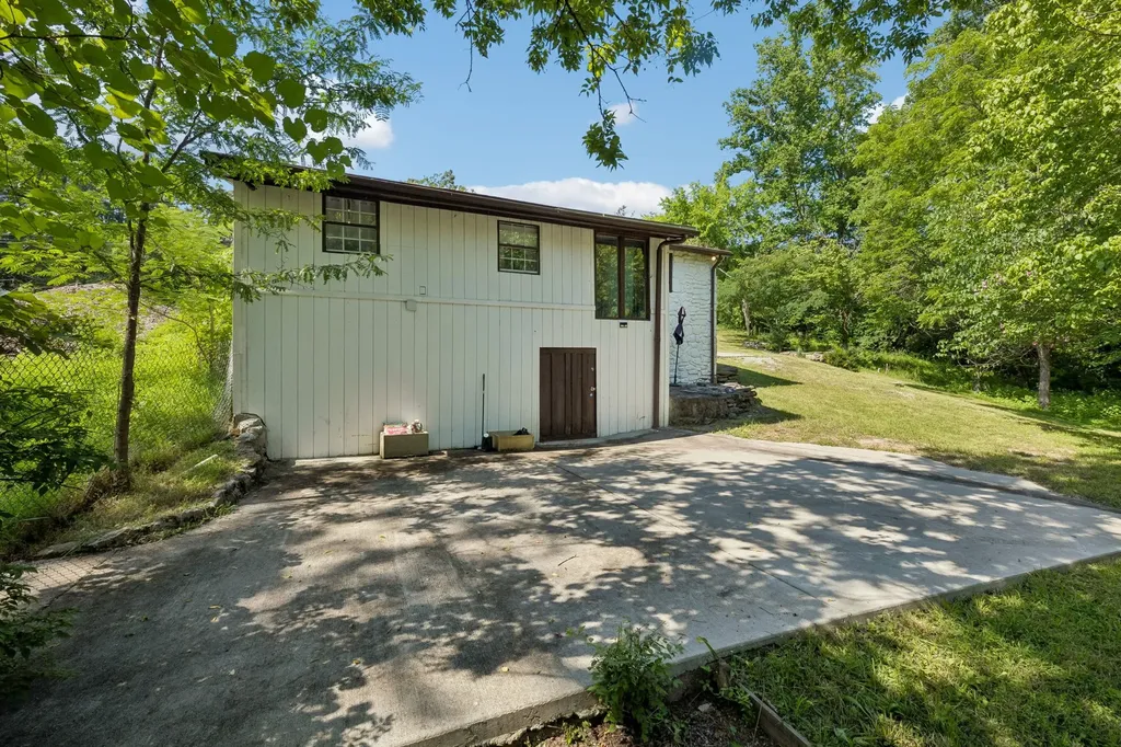 1392 Fairview Boulevard Fairview TN 37062