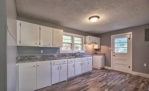 3352 Dunmor Deer Lick Road Lewisburg KY 42256