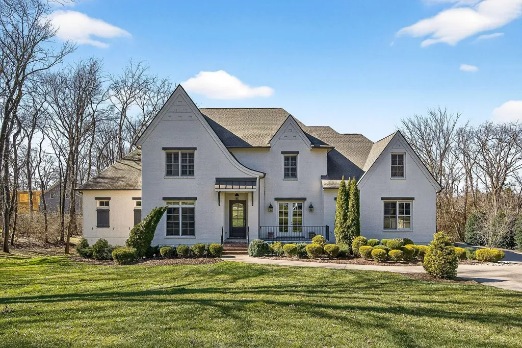 6732 Darden Place Nashville TN 37205