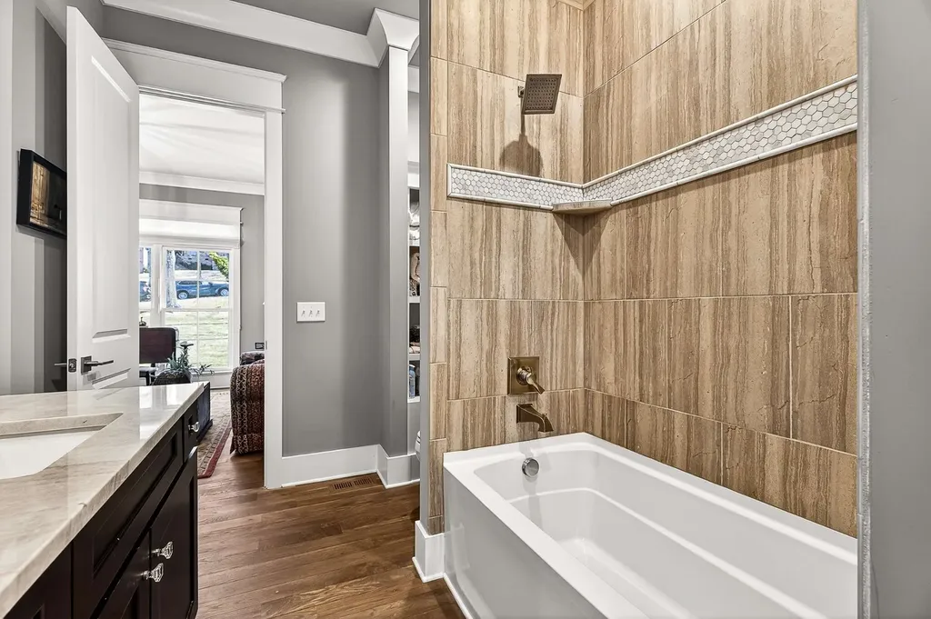 6732 Darden Place Nashville TN 37205
