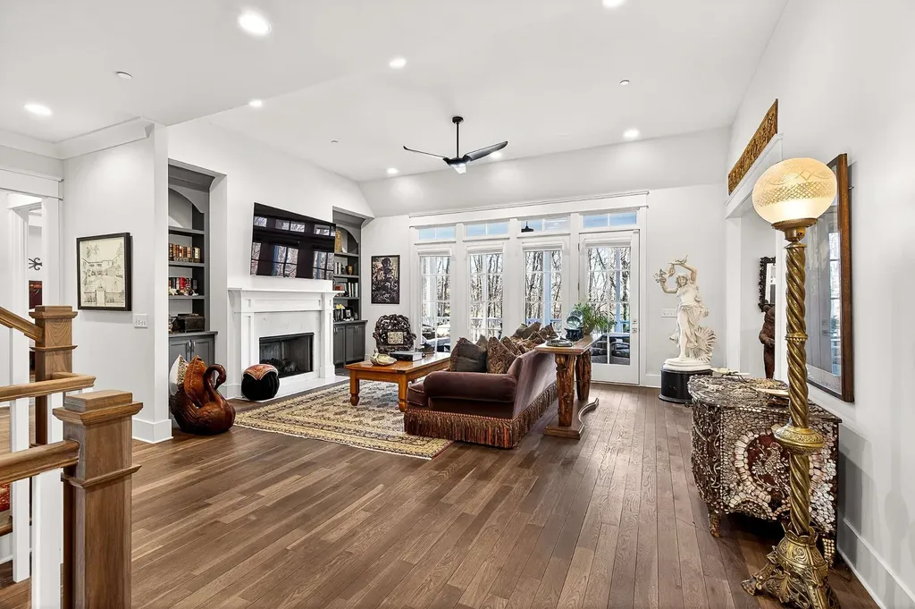 6732 Darden Place Nashville TN 37205