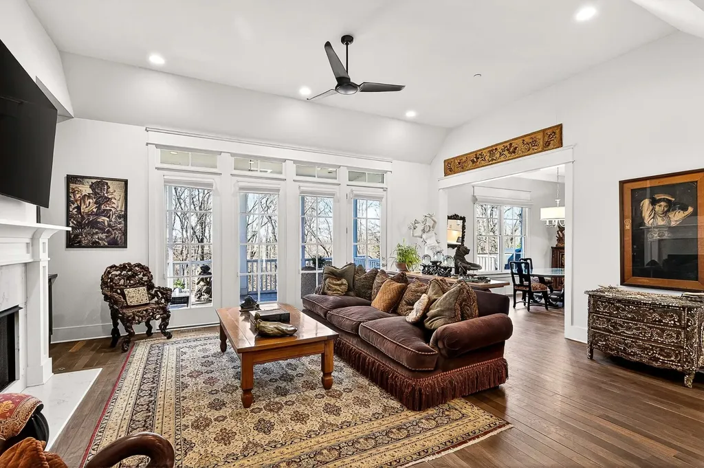 6732 Darden Place Nashville TN 37205
