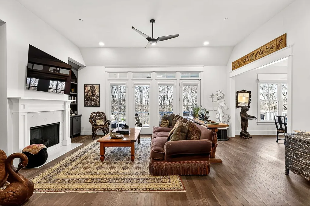 6732 Darden Place Nashville TN 37205