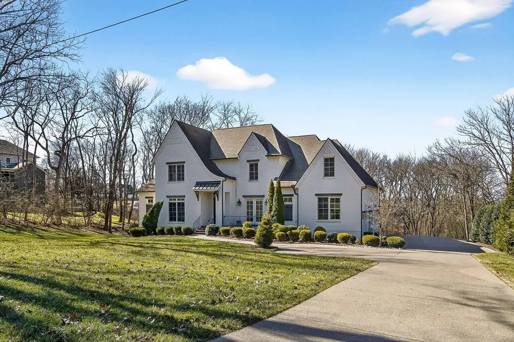 6732 Darden Place Nashville TN 37205