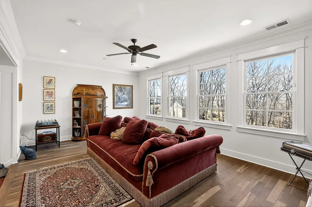 6732 Darden Place Nashville TN 37205