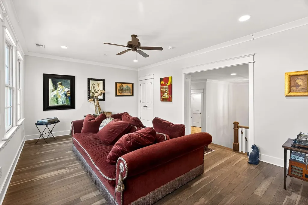 6732 Darden Place Nashville TN 37205