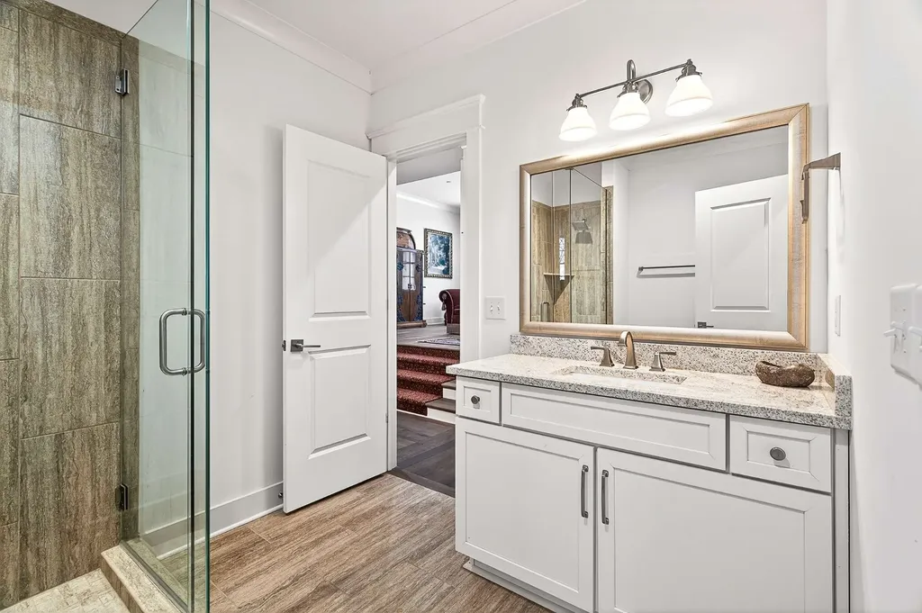 6732 Darden Place Nashville TN 37205