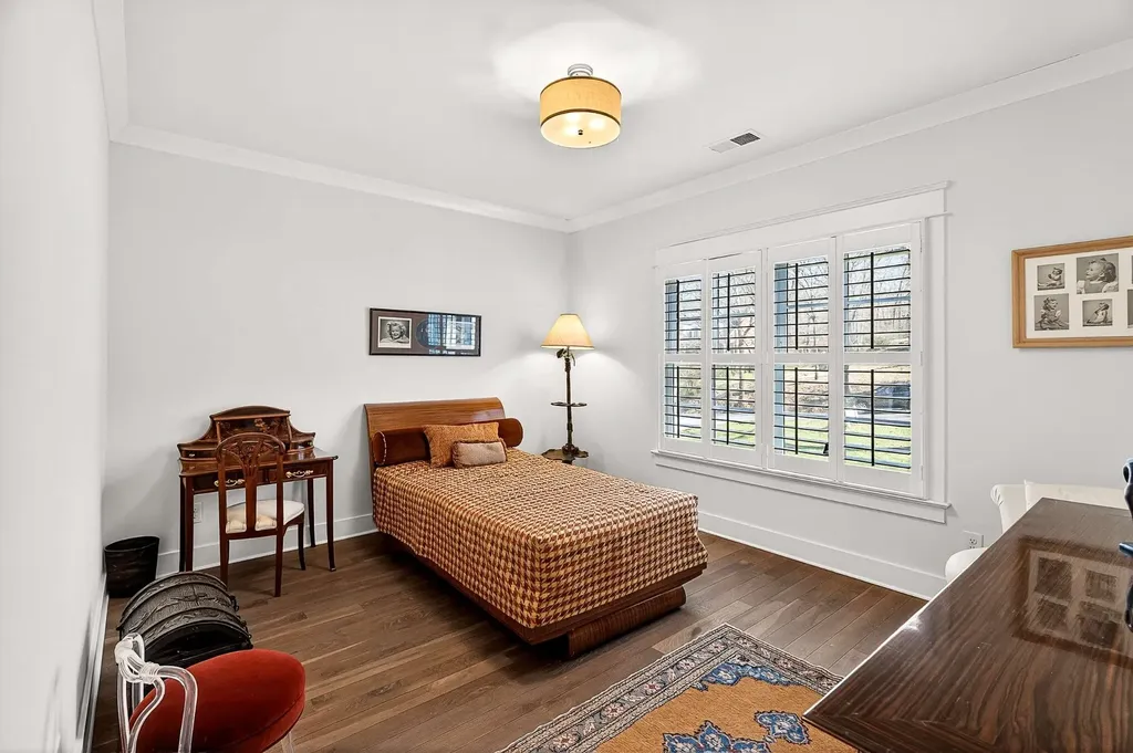 6732 Darden Place Nashville TN 37205
