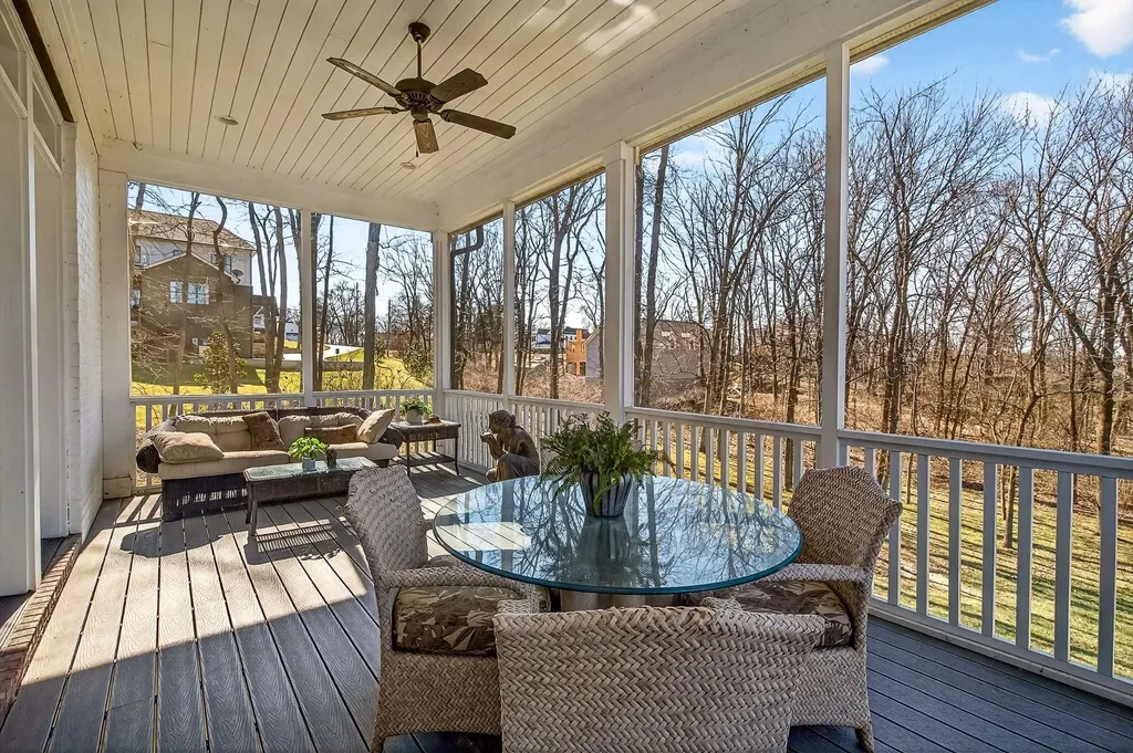 6732 Darden Place Nashville TN 37205