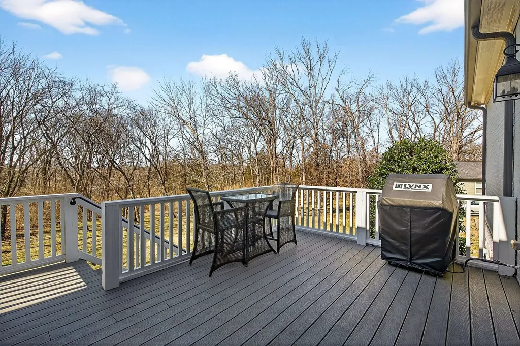 6732 Darden Place Nashville TN 37205