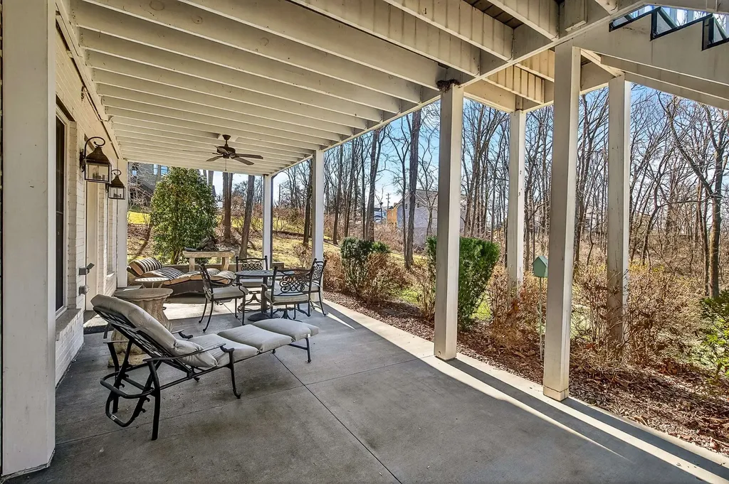 6732 Darden Place Nashville TN 37205