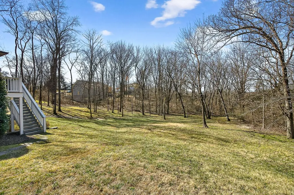 6732 Darden Place Nashville TN 37205