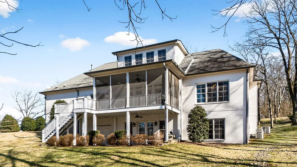 6732 Darden Place Nashville TN 37205
