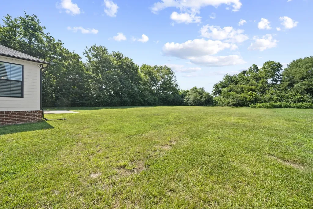 2744 Morrow Lane Columbia TN 38401