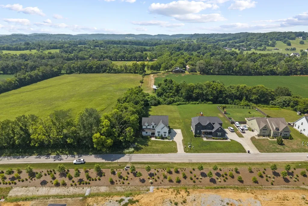2744 Morrow Lane Columbia TN 38401