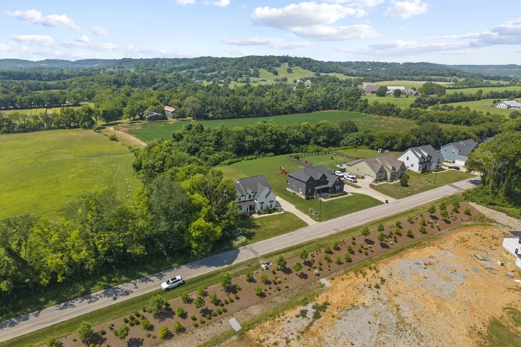 2744 Morrow Lane Columbia TN 38401