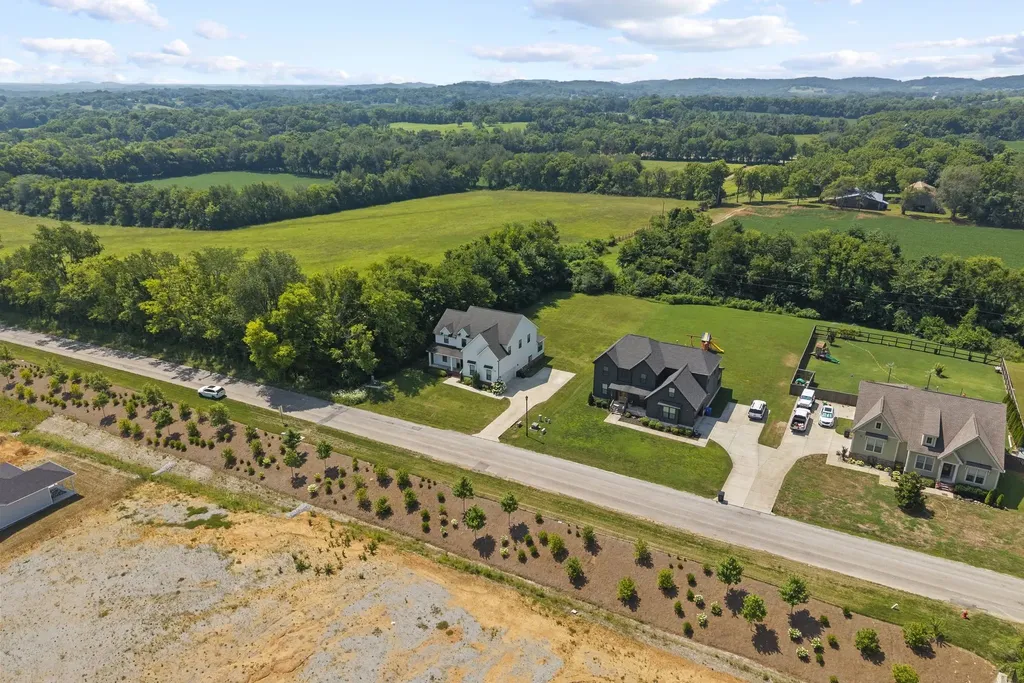 2744 Morrow Lane Columbia TN 38401