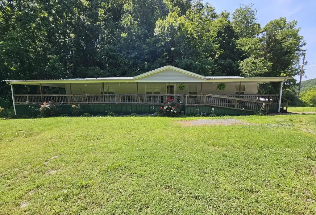 1142 Trace Creek Road Whitleyville TN 38588