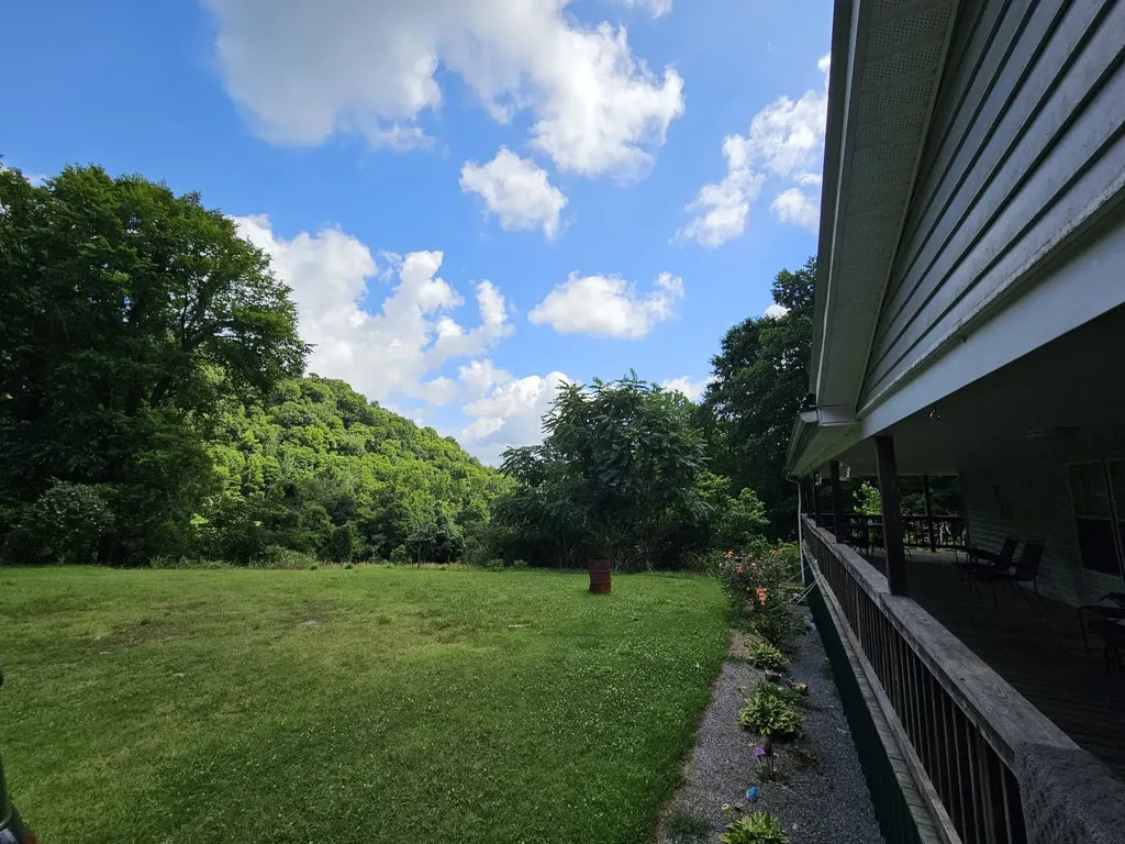 1142 Trace Creek Road Whitleyville TN 38588