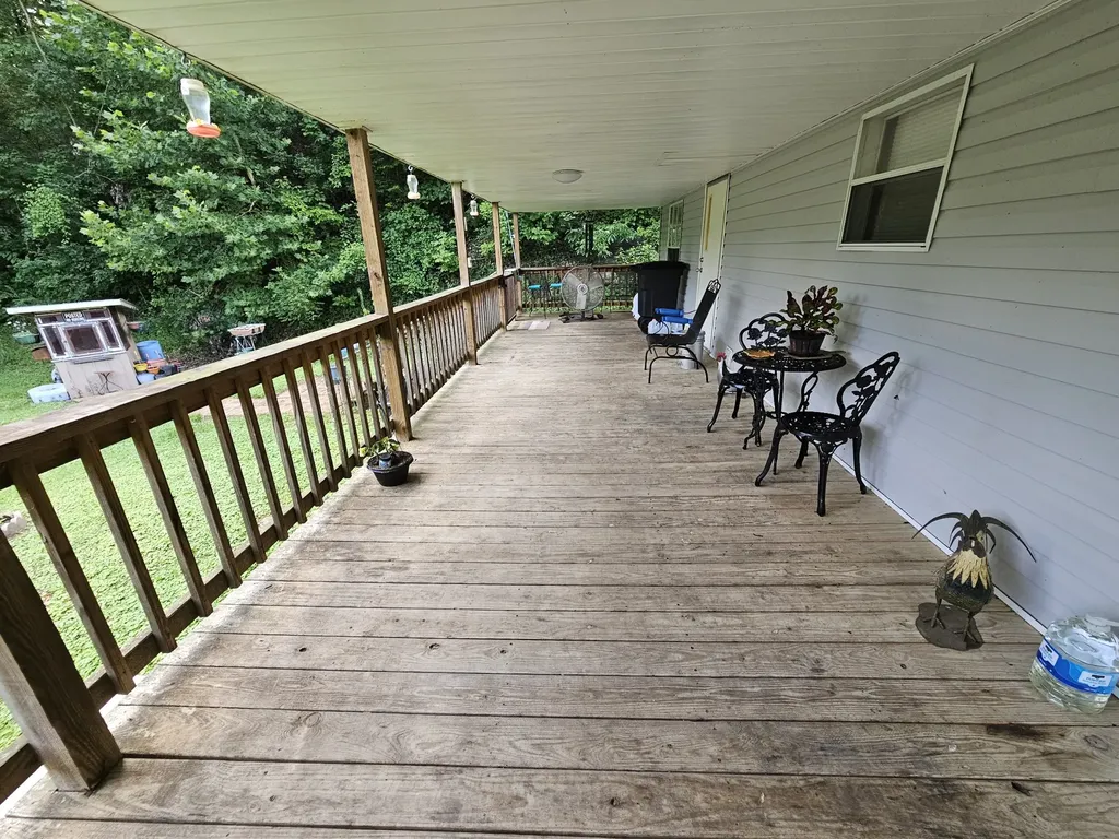1142 Trace Creek Road Whitleyville TN 38588